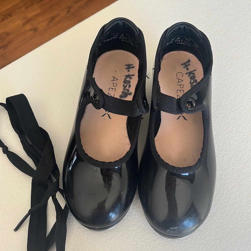 Capezio Girls Tap Shoes - size 10M